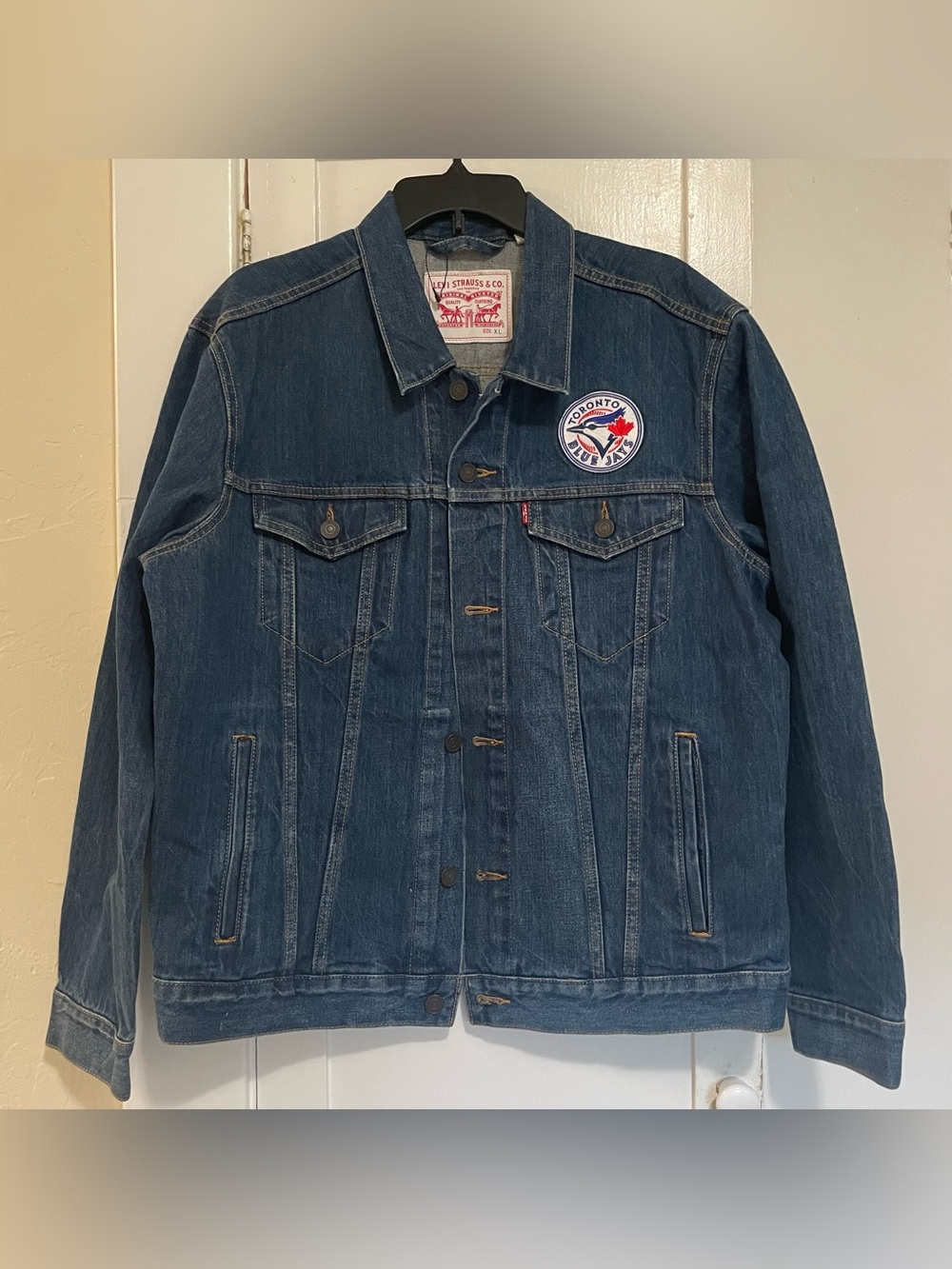 Levi's Dark Blue Denim Jacket with Toronto Blue Jays Patch xl